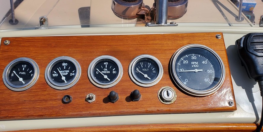 Skipjack 25 flybridge