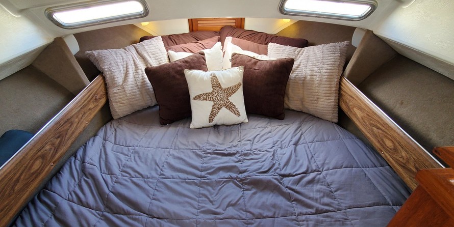 Skipjack 25 flybridge