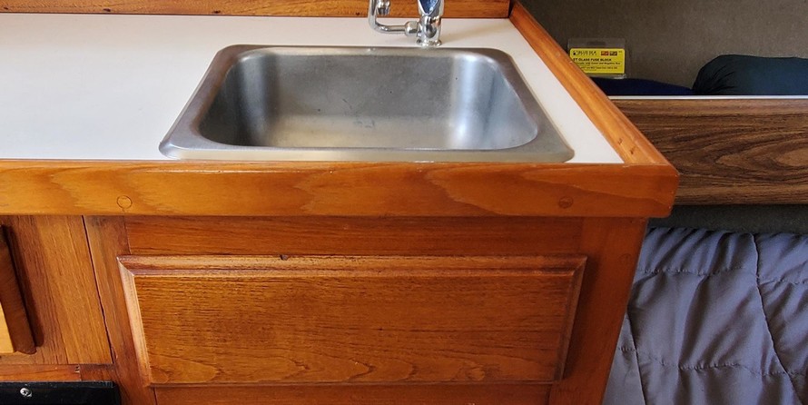 Skipjack 25 flybridge