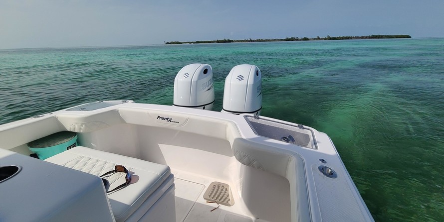 Intrepid 26 center console