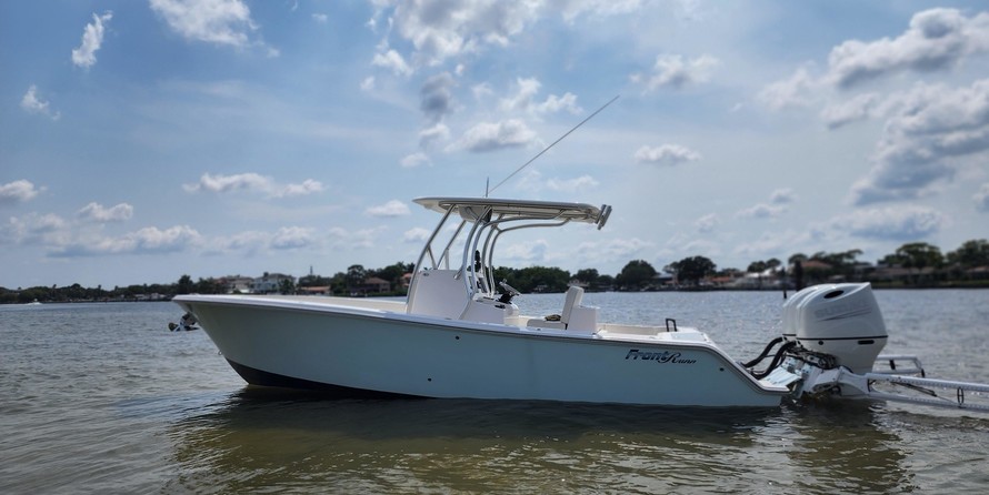 Intrepid 26 center console