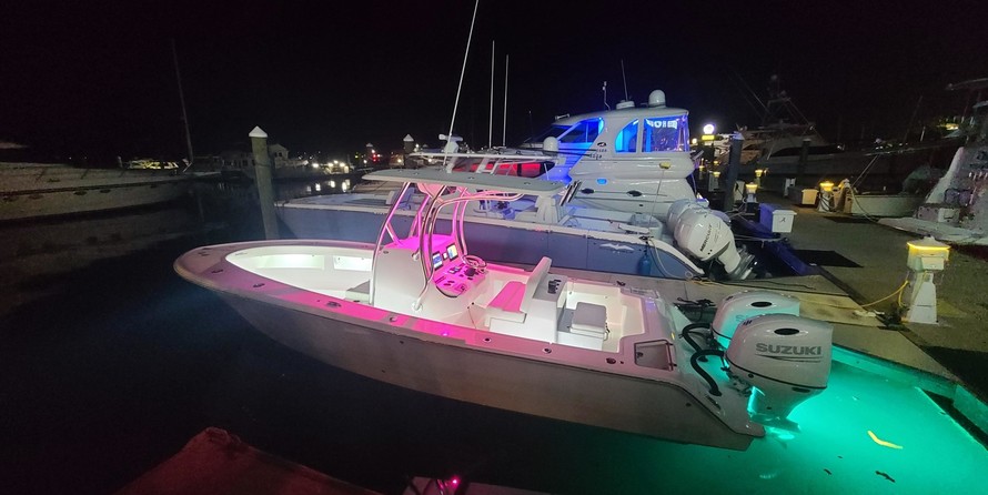 Intrepid 26 center console