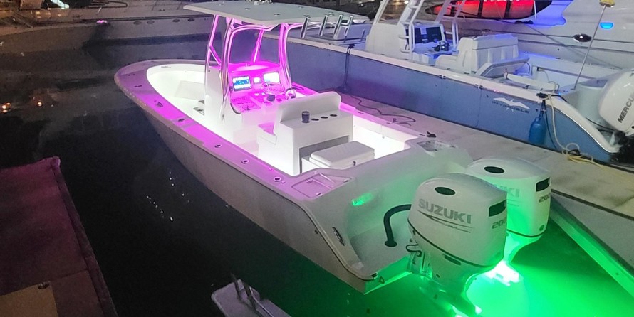 Intrepid 26 center console