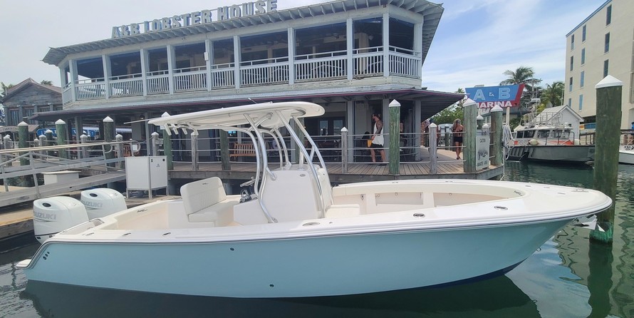 Intrepid 26 center console