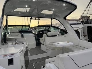 Cruisers Yachts 35 Express