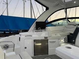 Cruisers Yachts 35 Express