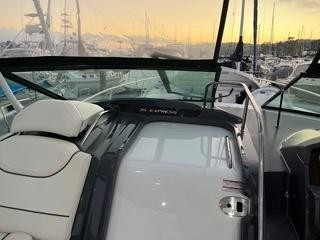 Cruisers Yachts 35 Express