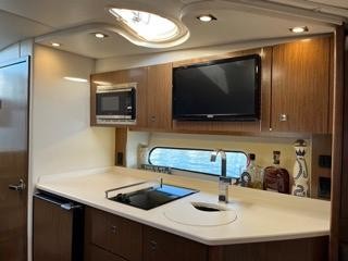 Cruisers Yachts 35 Express