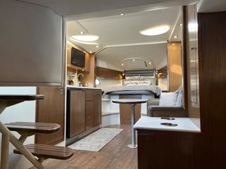 Cruisers Yachts 35 Express