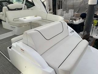 Cruisers Yachts 35 Express