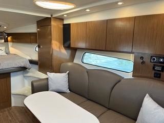 Cruisers Yachts 35 Express