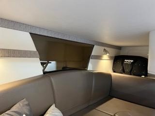 Cruisers Yachts 35 Express