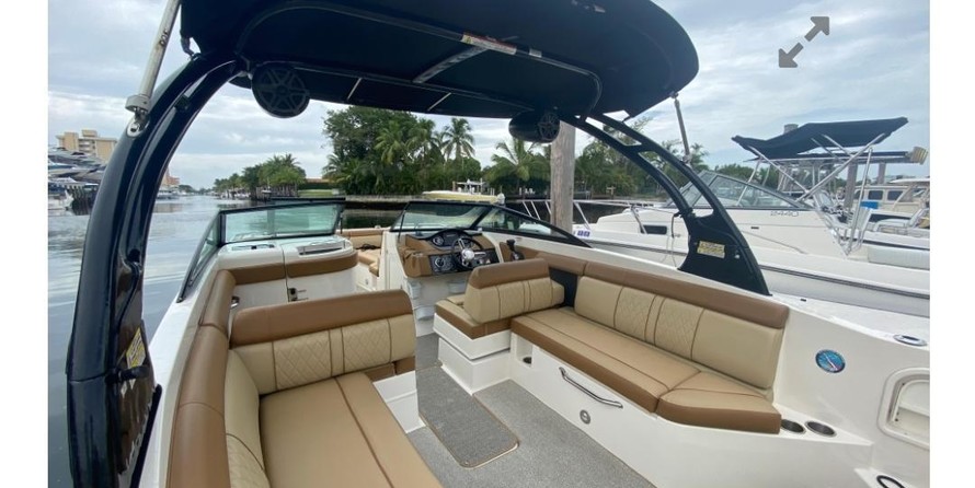 Sea Ray 270 Sundeck Outboard