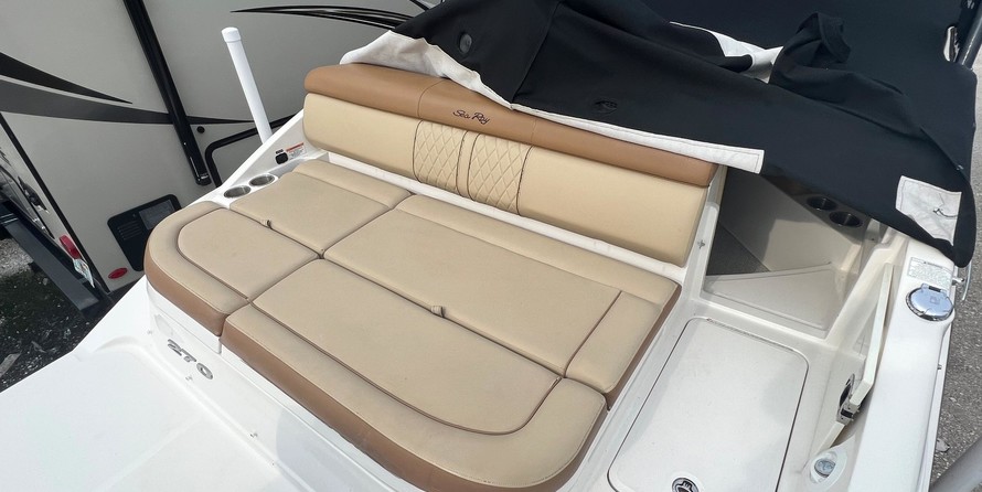 Sea Ray 270 Sundeck Outboard