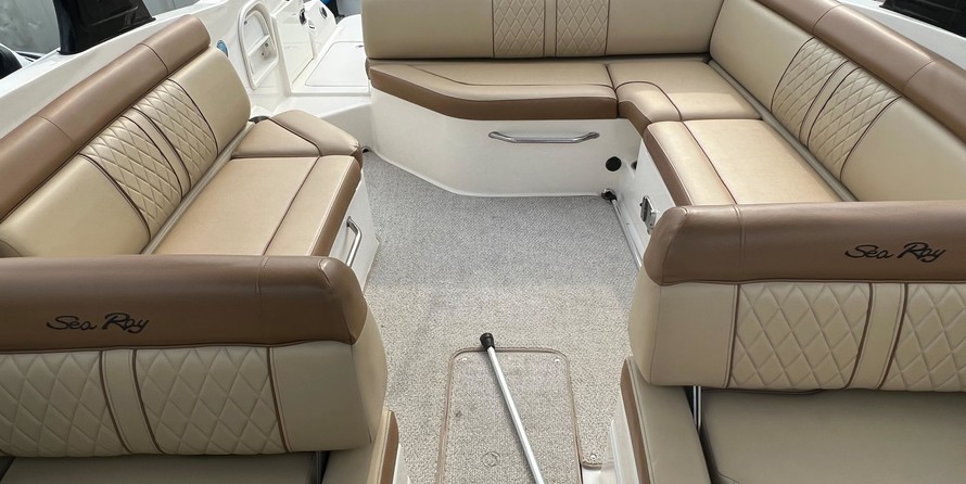 Sea Ray 270 Sundeck Outboard
