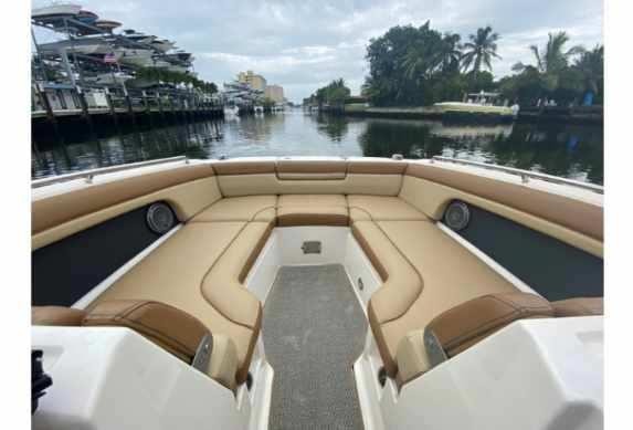 Sea Ray 270 Sundeck Outboard