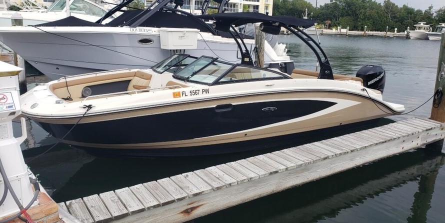 Sea Ray 270 Sundeck Outboard