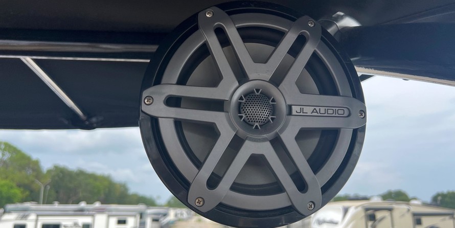 Sea Ray 270 Sundeck Outboard