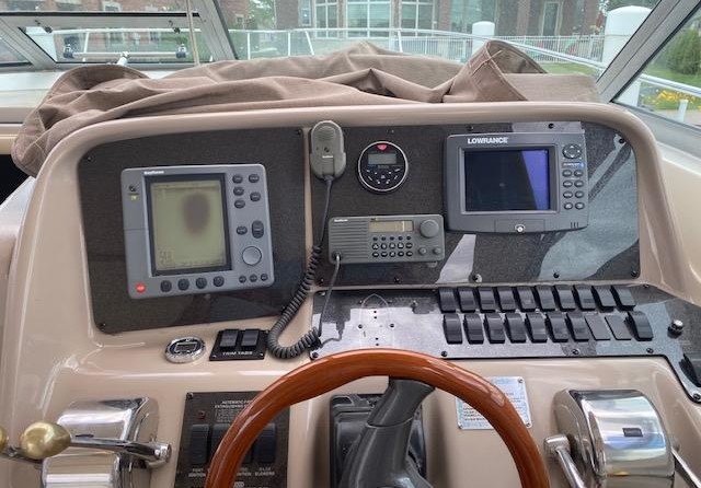 Sea ray 330 express cruiser