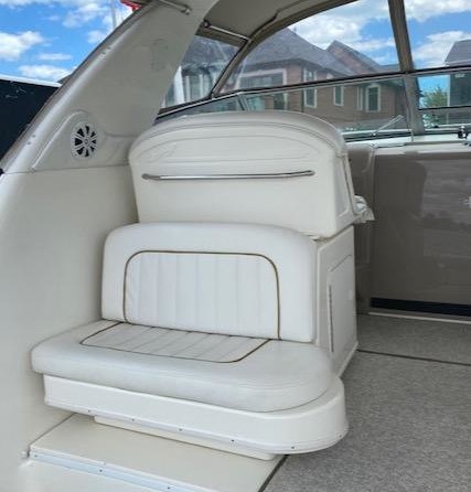 Sea ray 330 express cruiser
