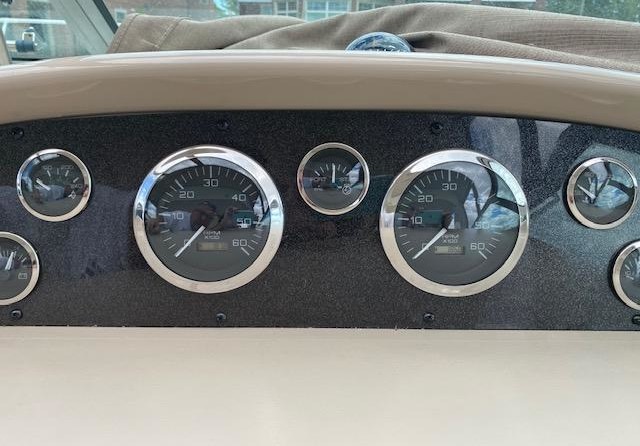 Sea ray 330 express cruiser