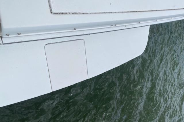 Sea ray 330 express cruiser