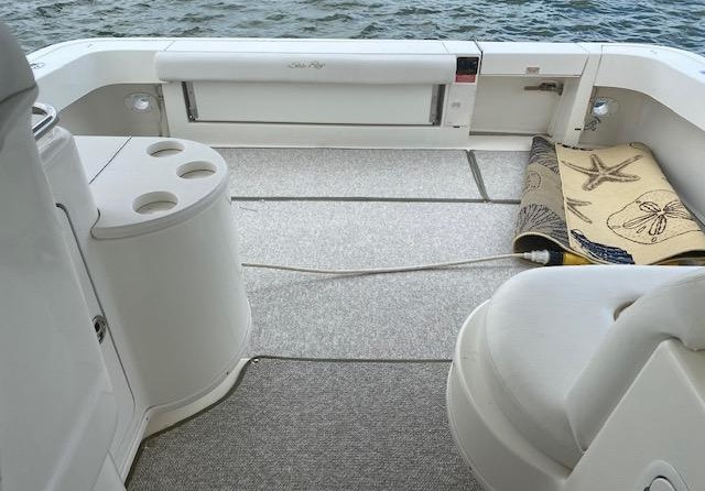 Sea ray 330 express cruiser