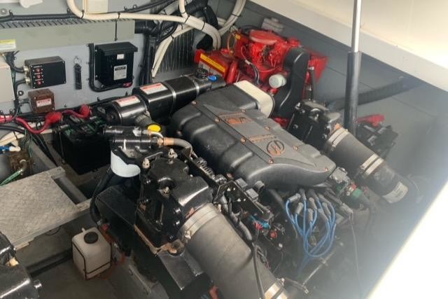 Sea ray 330 express cruiser