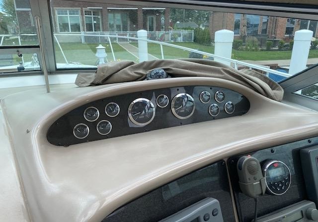 Sea ray 330 express cruiser