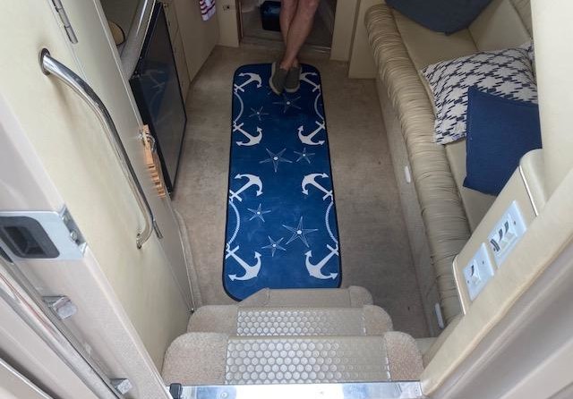 Sea ray 330 express cruiser