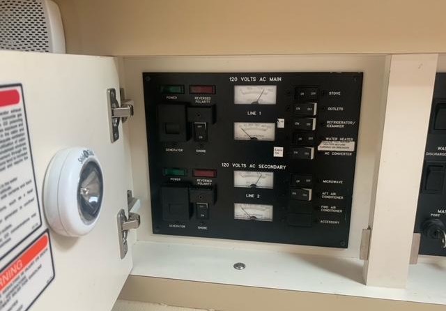 Sea ray 330 express cruiser