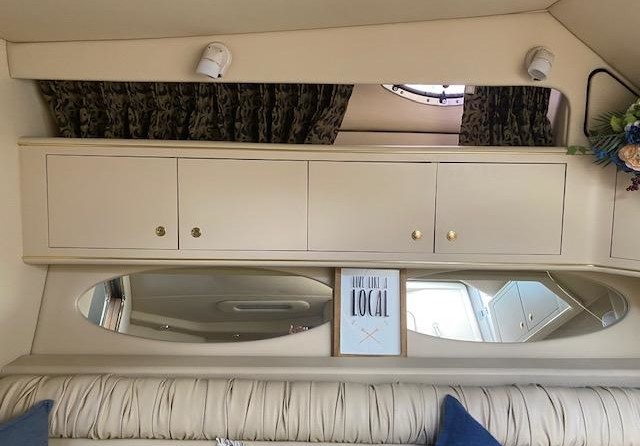 Sea ray 330 express cruiser