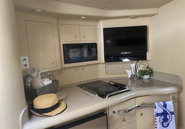 Sea ray 330 express cruiser