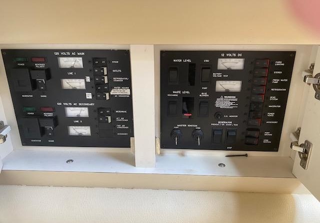 Sea ray 330 express cruiser