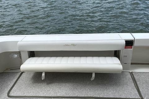 Sea ray 330 express cruiser