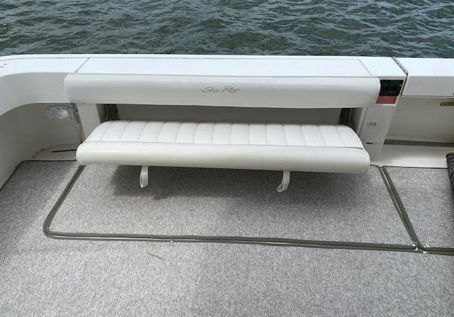 Sea ray 330 express cruiser