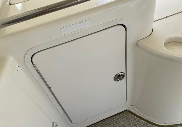 Sea ray 330 express cruiser