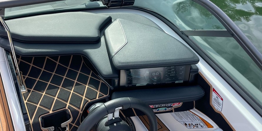 Super Air Nautique 210