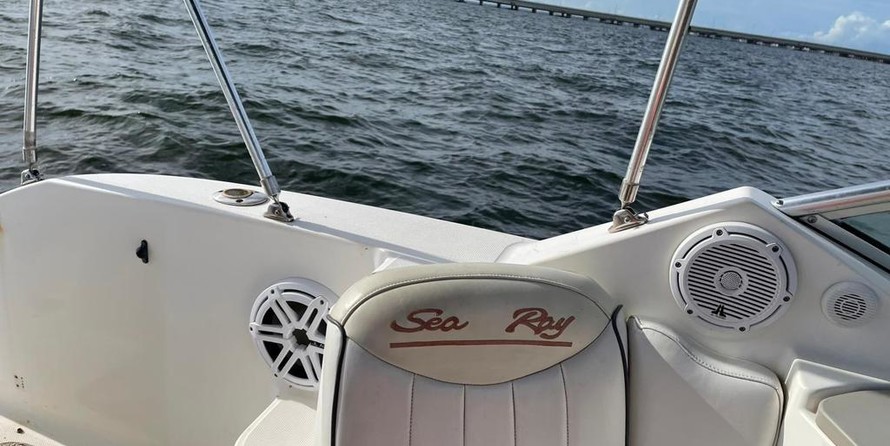 Sea Ray 240 Sundancer