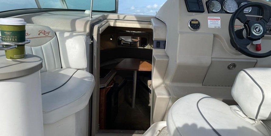 Sea Ray 240 Sundancer