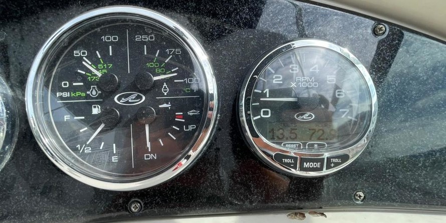 Sea Ray 240 Sundancer