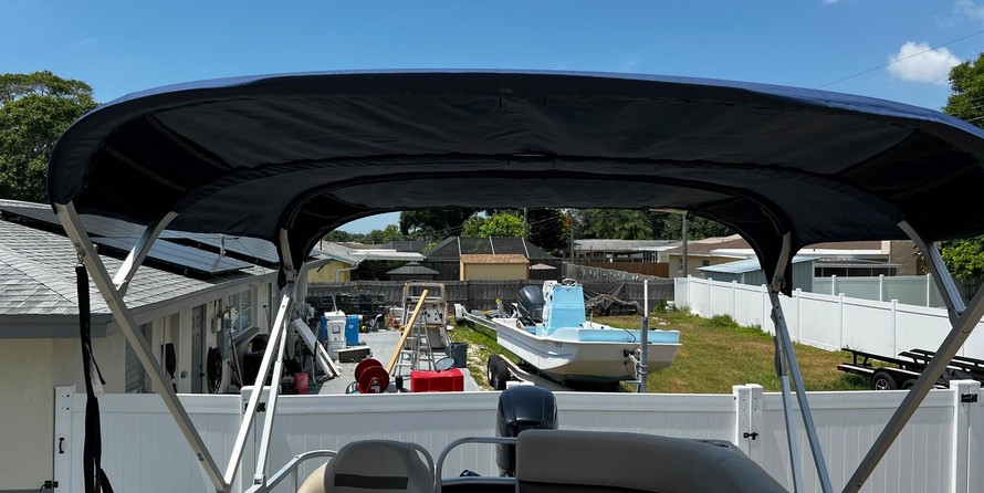 Sun Tracker Party Barge 18 DLX