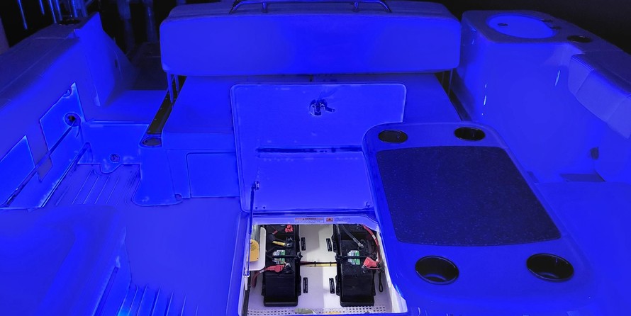 Robalo R317 Dual Console