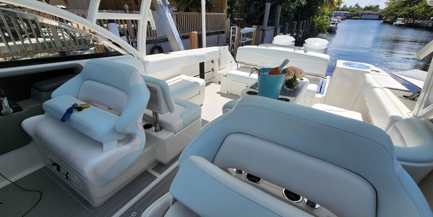 Robalo R317 Dual Console