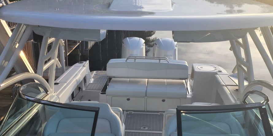 Robalo R317 Dual Console