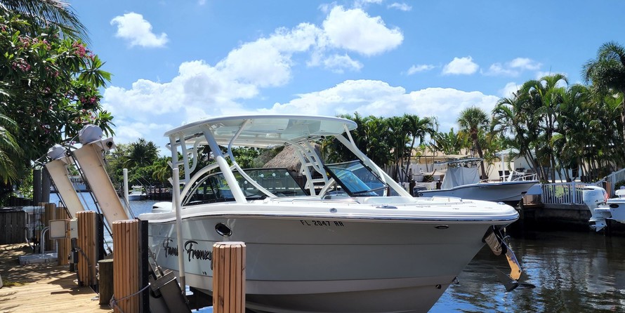 Robalo R317 Dual Console