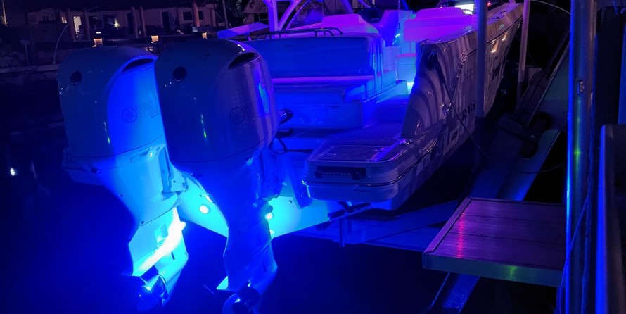 Robalo R317 Dual Console