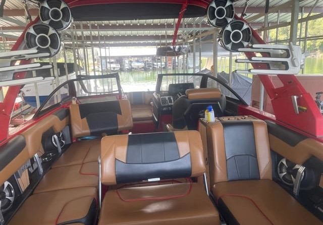 Malibu Wakesetter 25 LSV