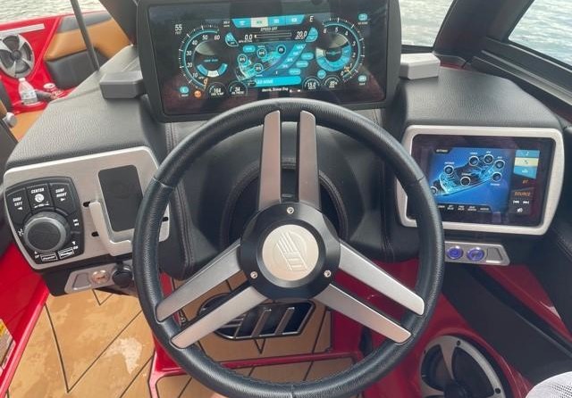 Malibu Wakesetter 25 LSV