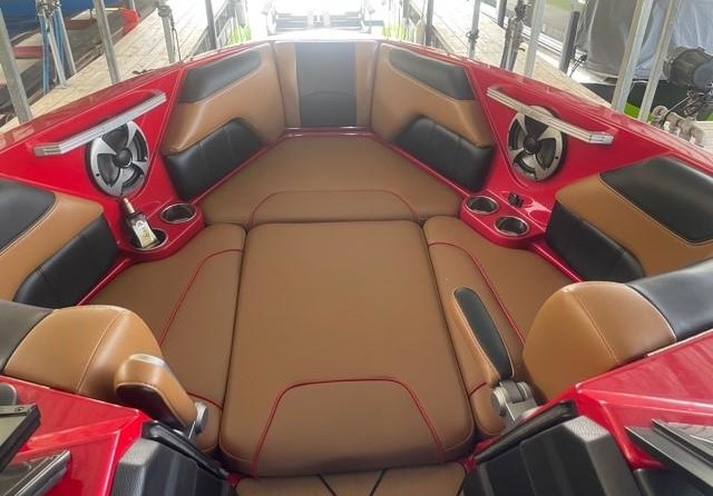 Malibu Wakesetter 25 LSV